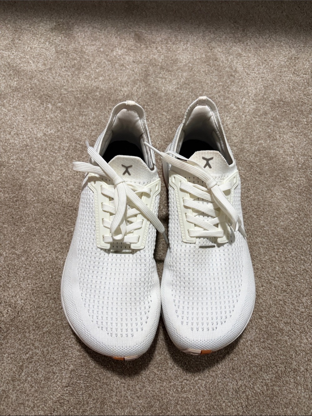 Flux White women’s adapt runner